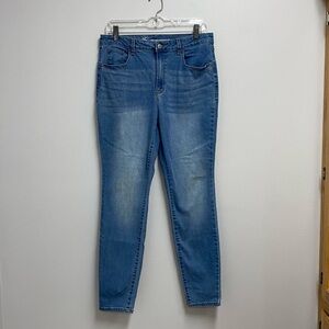 Women's No Boundaries Blue Jeans size 13